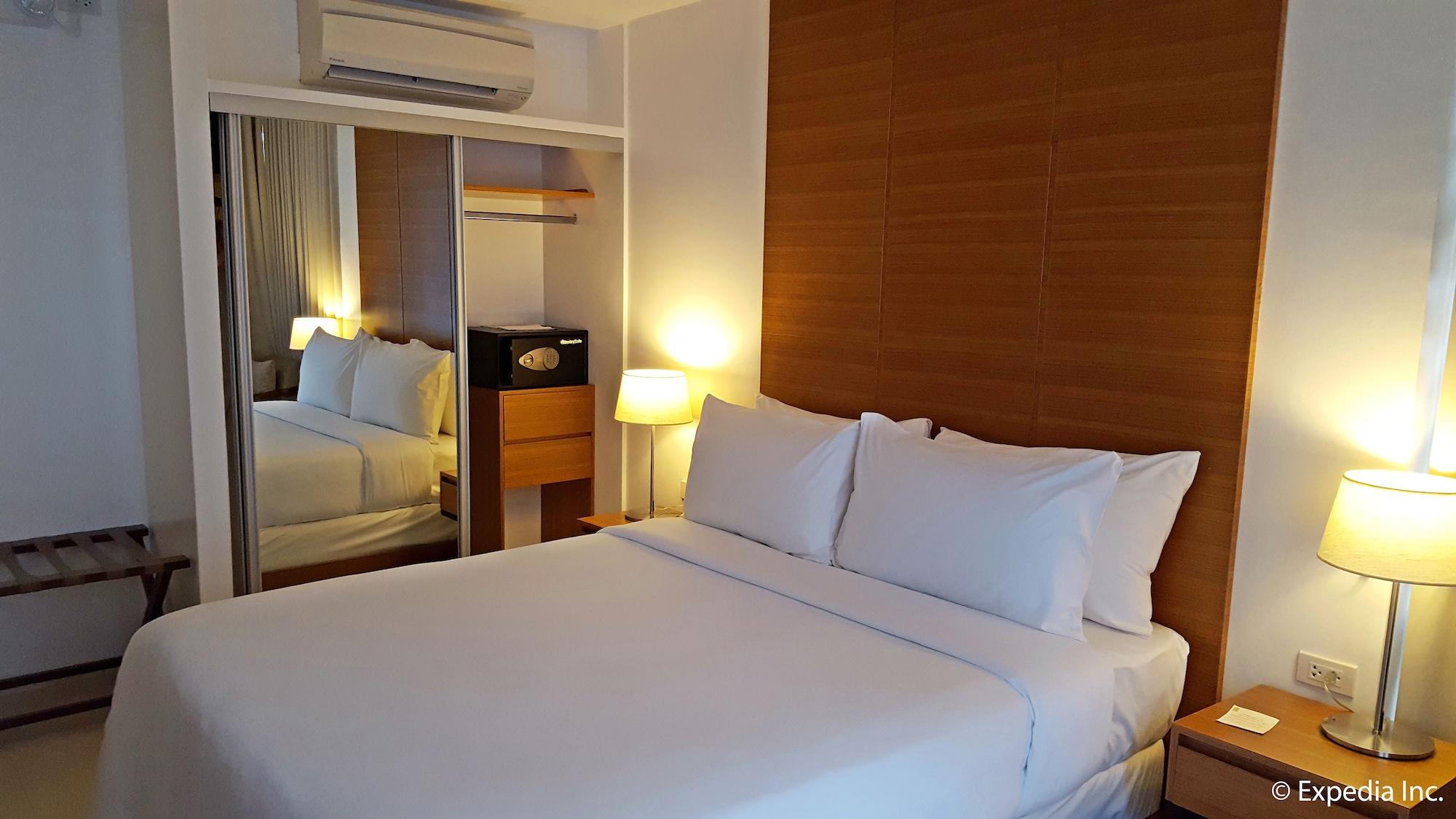 Hotel Pontefino Batangas Extérieur photo