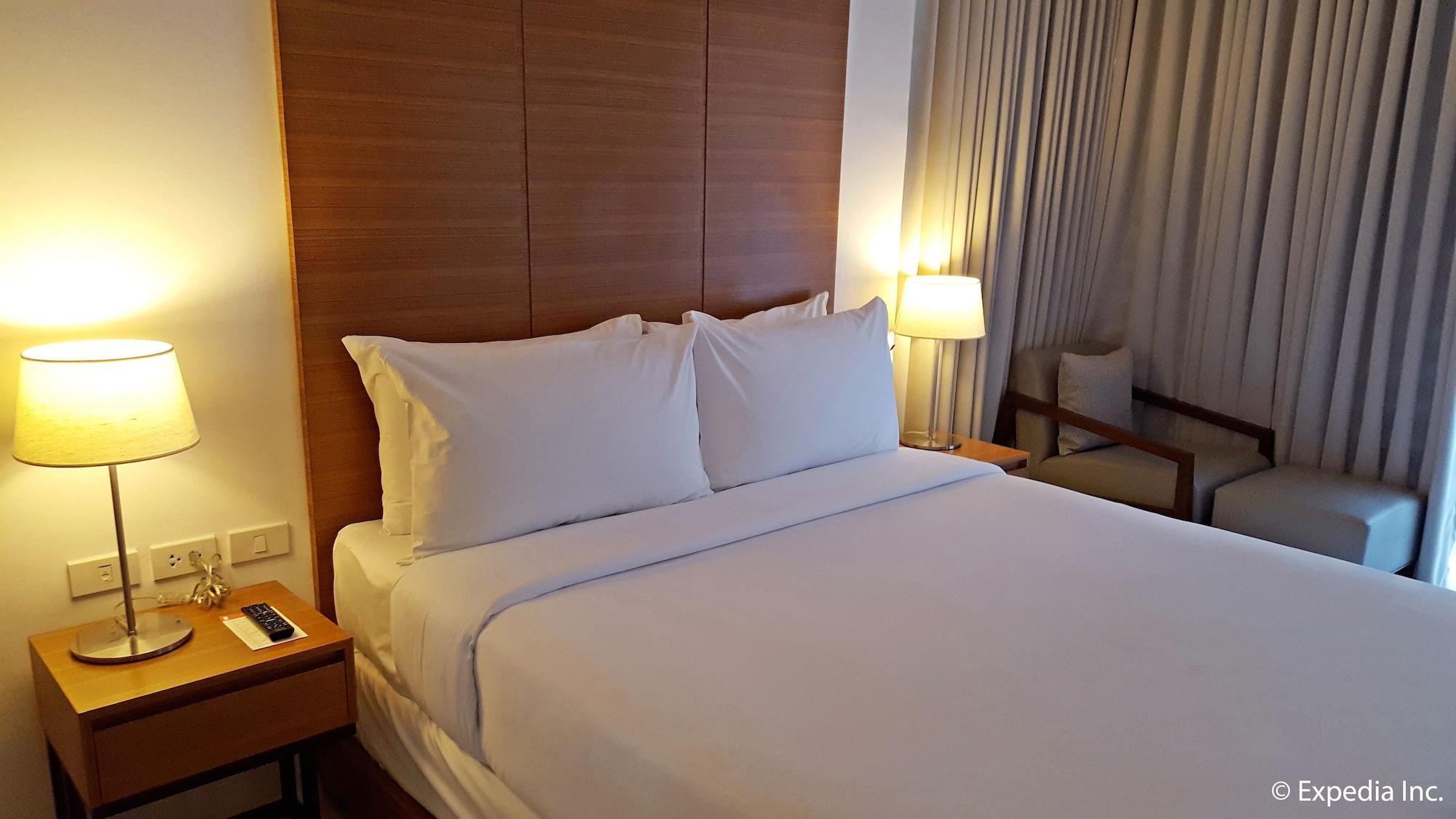 Hotel Pontefino Batangas Extérieur photo