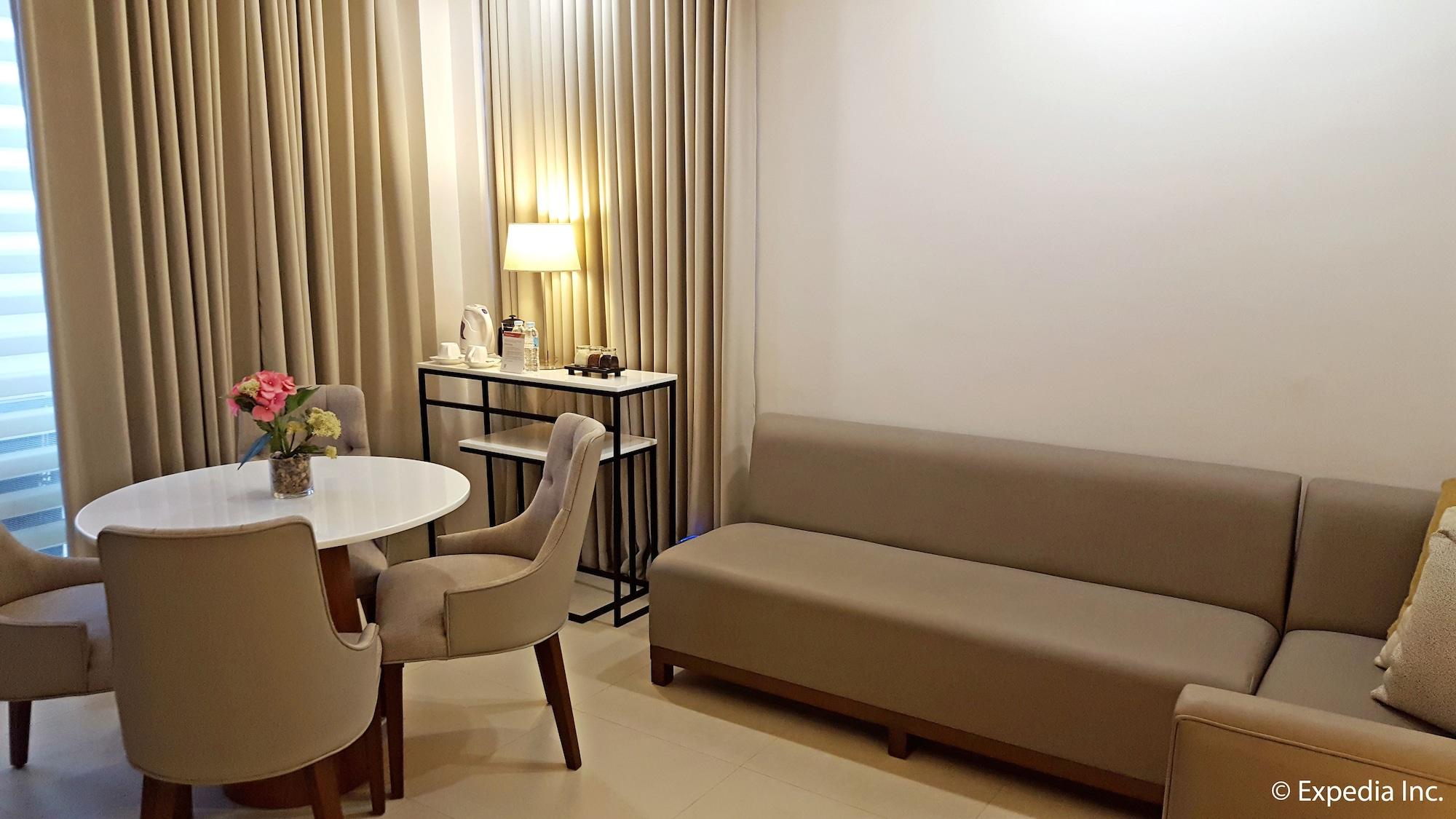 Hotel Pontefino Batangas Extérieur photo