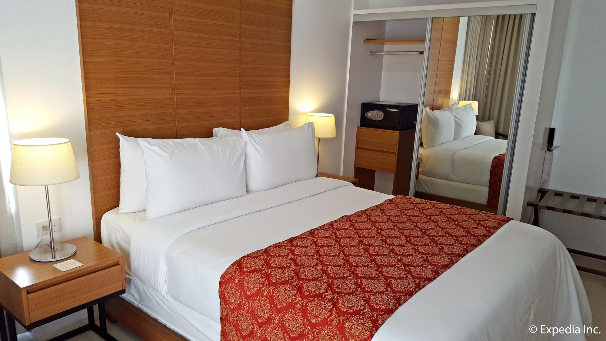 Hotel Pontefino Batangas Extérieur photo