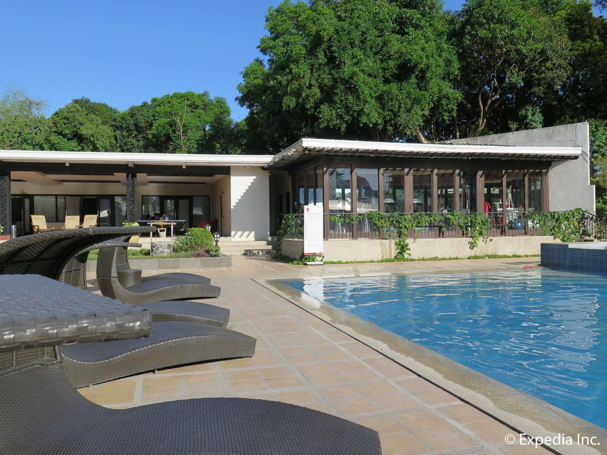 Hotel Pontefino Batangas Extérieur photo